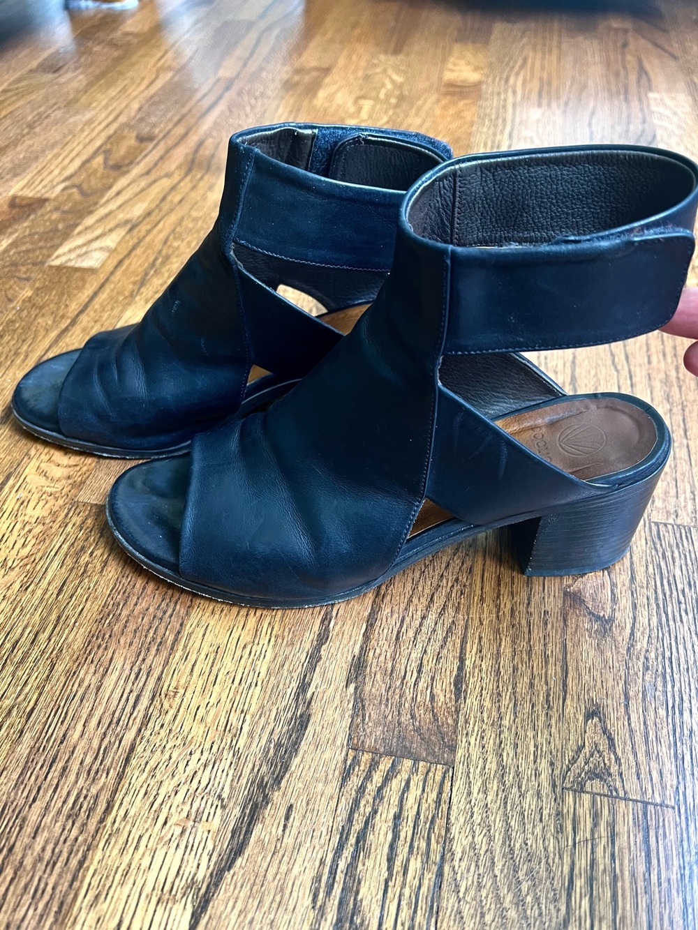 COCLICO block heel leather sandal 8